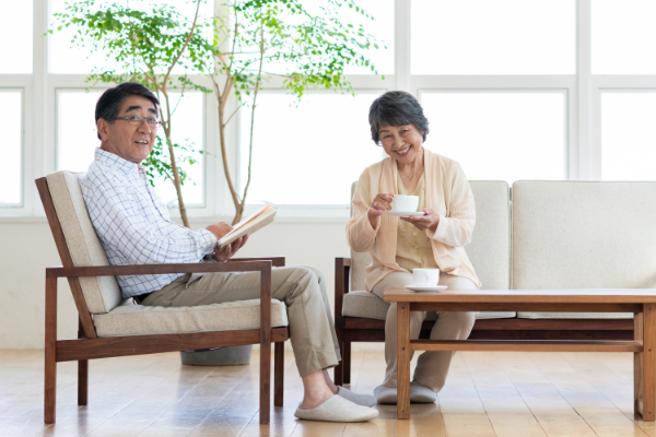 リビング　夫婦　写真