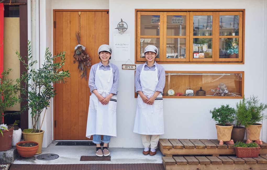 お菓子の美味しさはもちろん、姉妹のお人柄も人気の秘密