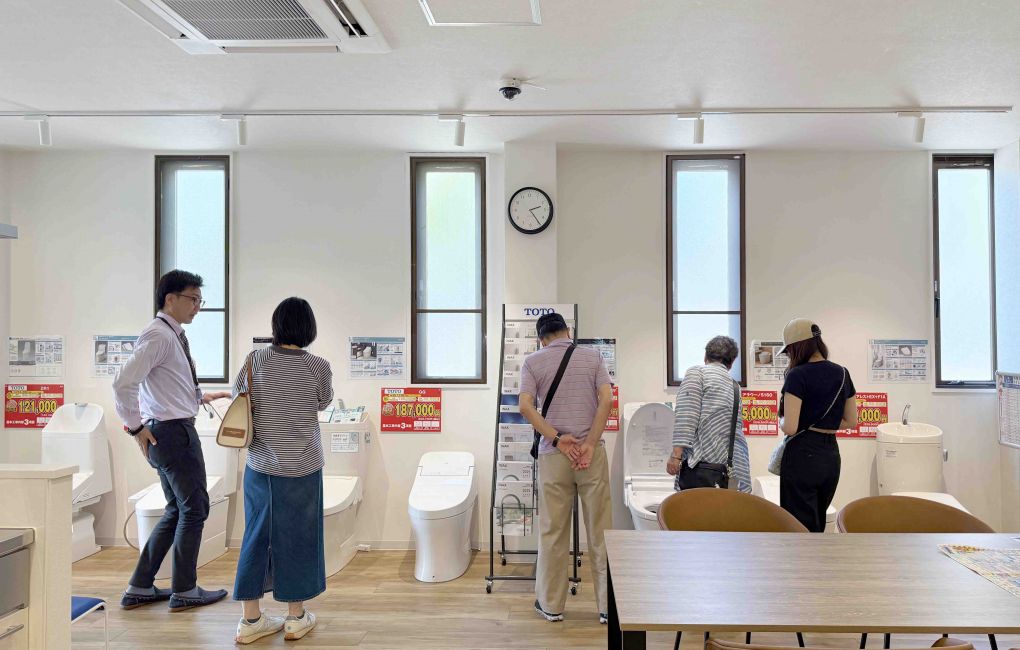 ご家族３世代で仲良くトイレをご検討中♪