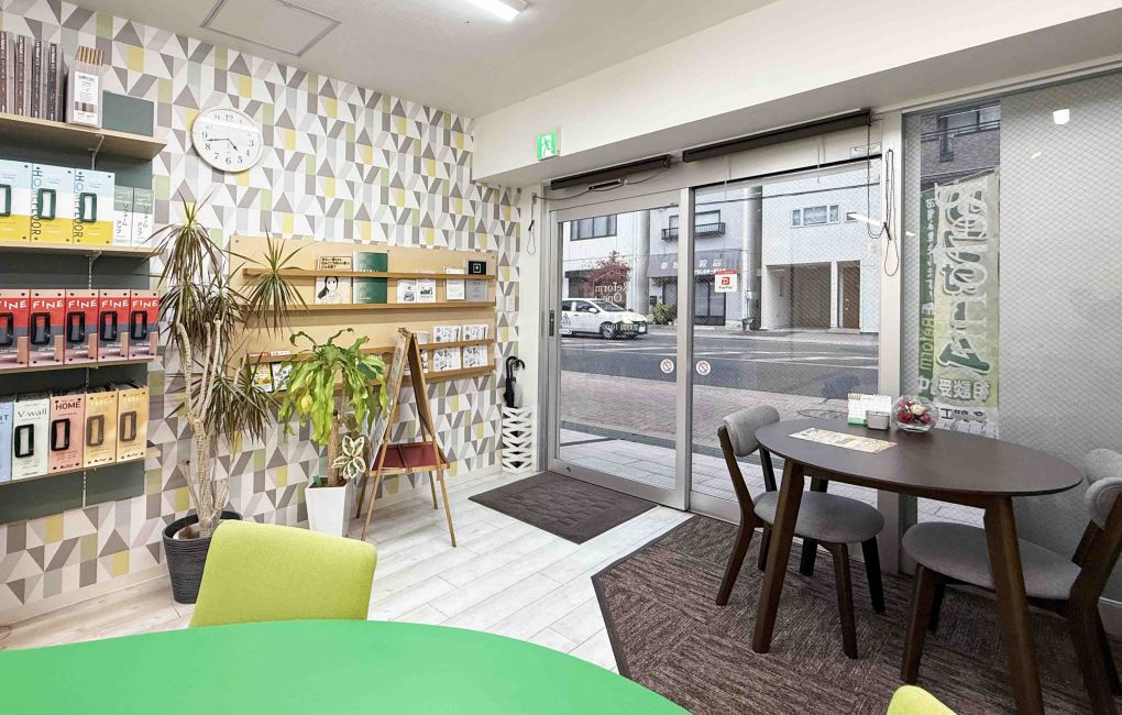 コンパクトな店内ですが、居心地抜群です！