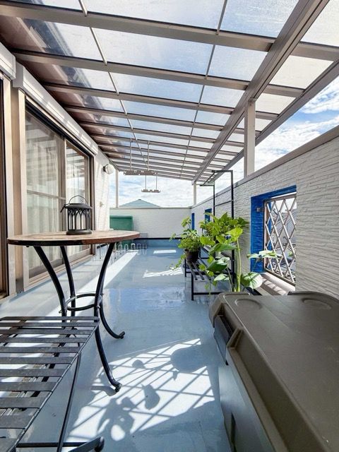 くつろぎのテラススペースへ