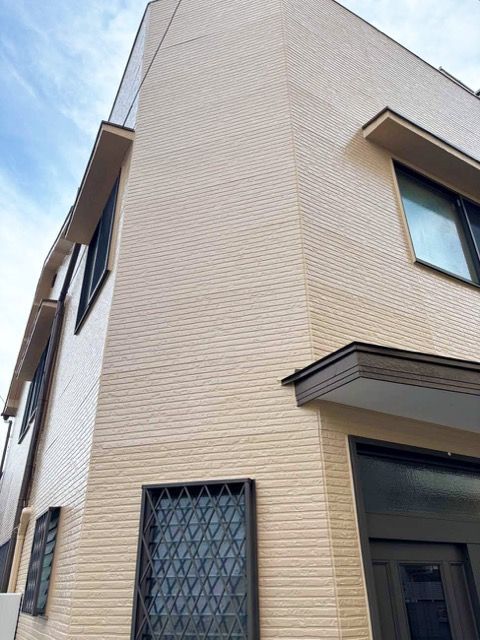 手塗り３回塗装で美しい仕上がりに