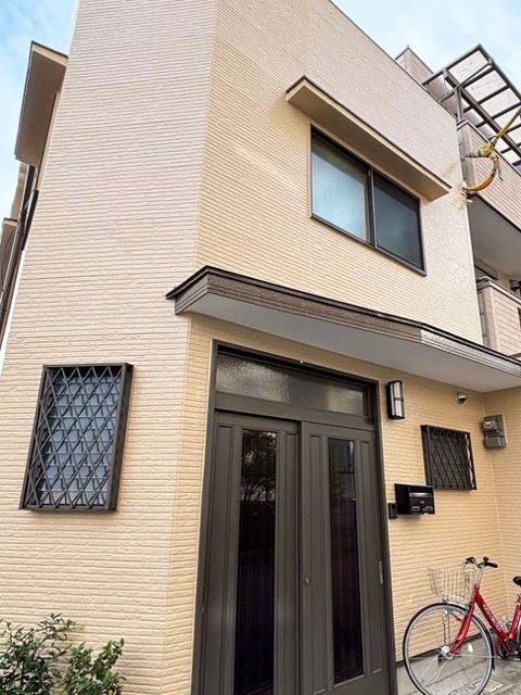 軒天のシミもキレイになりました