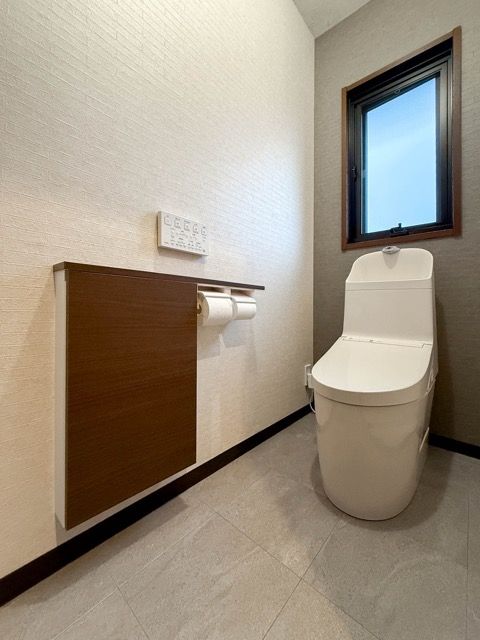 ２階のトイレはシンプル仕上げに