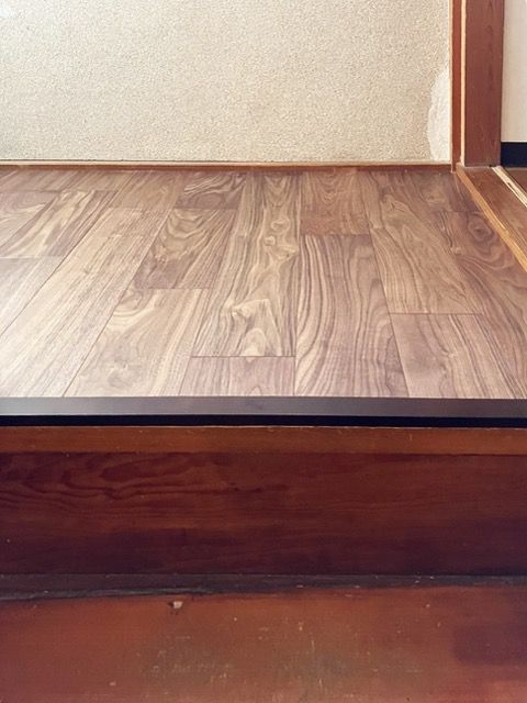 段差部分はつまづきやめくれが起きないよう処理