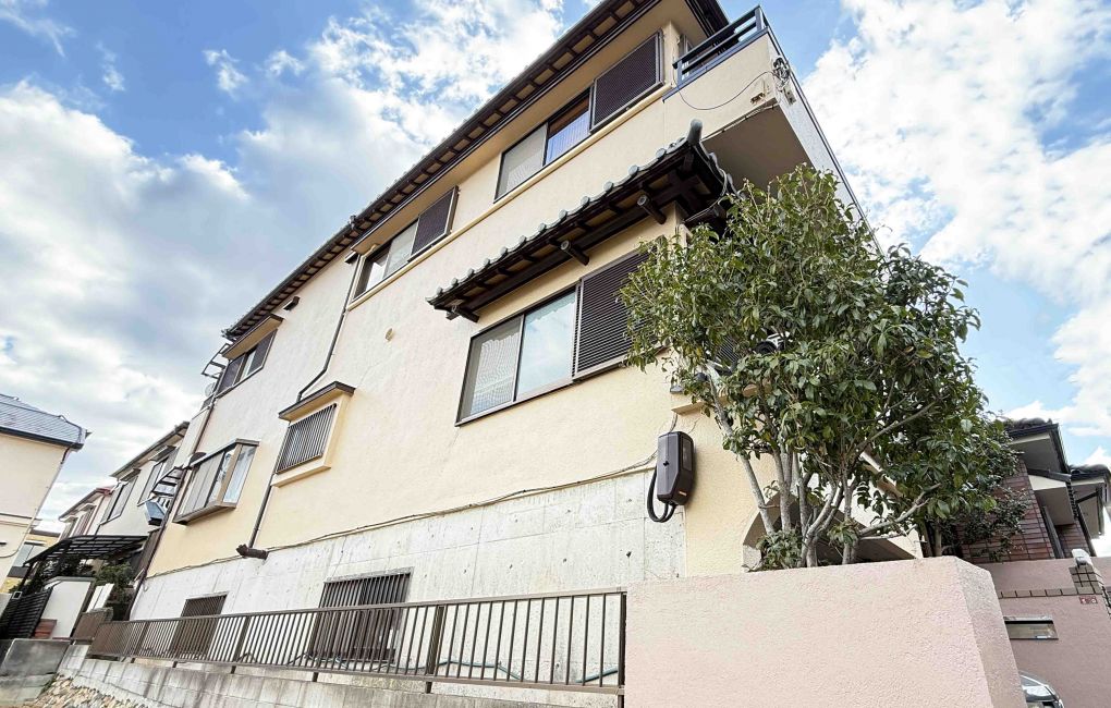 丁寧な３回手塗り工法で仕上げました