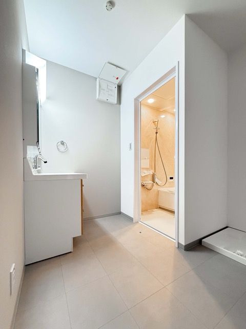 広々とした洗面スペース