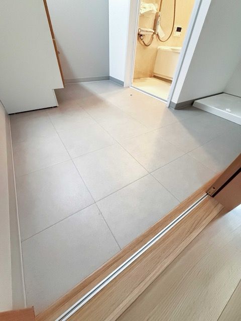 床一面、段差のないフラットな仕上がりに