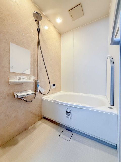 お施主様が望まれていた、ゆとりある浴室空間を実現しました