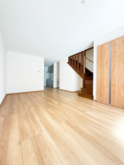 水まわりのレイアウトを変更しつつ、広々としたLDK空間を確保