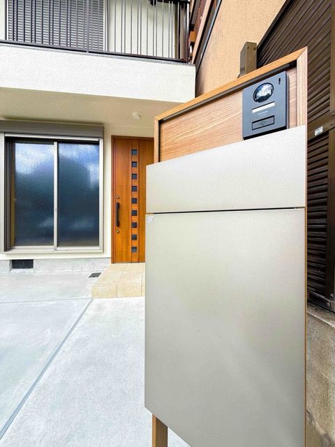 便利な宅配ボックスを完備