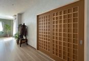 味わい深いお父様のお部屋の建具は既存のものを再利用