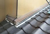 外壁塗装の前に漆喰を補修し、屋根瓦をメンテナンス