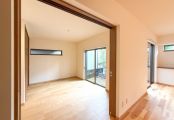 既存和室はリビングと繋がる明るい洋室へ