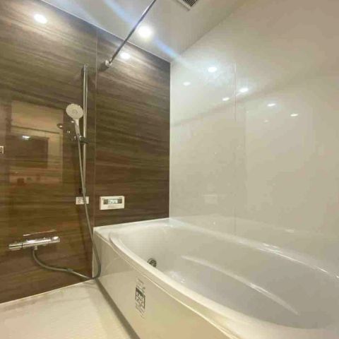 補助金を活用した水まわりリフォーム｜浴室拡張＆エコキュート導入で快適な住まいへ アイキャッチ画像